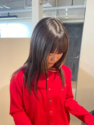 カラー mio ／ハイトーンのヘアスタイル