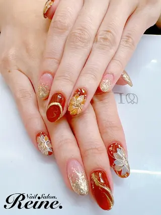 ネイル Nailsalon Reine所属・玉栄 伶奈のネイルデザイン