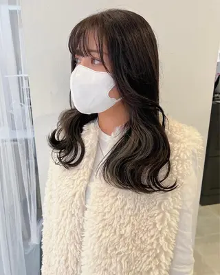 ロング カラー 淺井 捺央のヘアスタイル