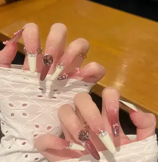 ネイル Miu Miu 🎀 Nailのネイルデザイン