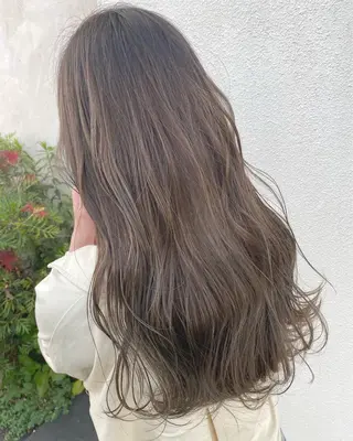 ロング カラー ヘアアレンジ 西川 舞彩のヘアスタイル