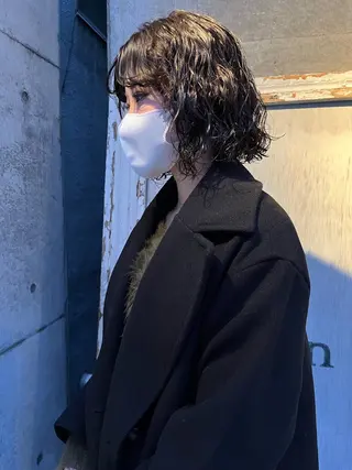 ミディアム パーマ ハイトーン/顔まわり レイヤー/YUKAのヘアスタイル