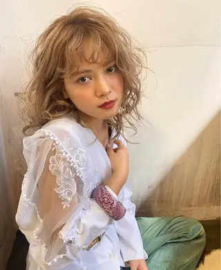 ミディアム ハイトーンカラー🍑 心斎橋のヘアスタイル