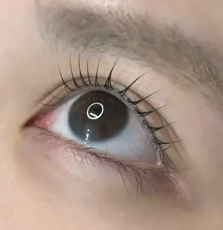 マツエク・マツパ mosteyes 調布店所属・mosteyes UETAKEのマツエク・マツパデザイン