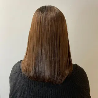 ミディアム natsumi / N°ariaのヘアスタイル