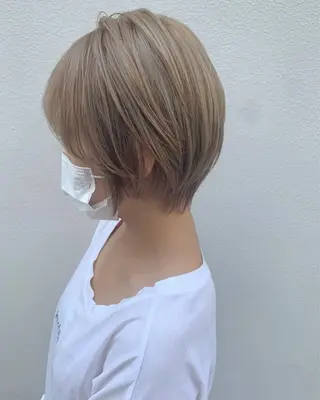 ショート ブリーチ/ウルフ ハッシュカット/石山のヘアスタイル