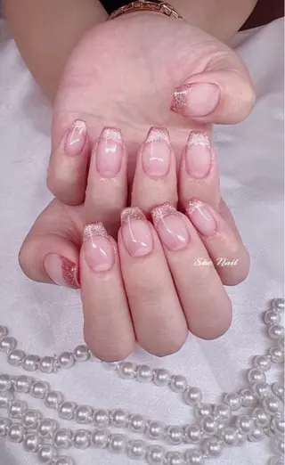 ネイル She_nail所属・ELSA_ Bellaのネイルデザイン