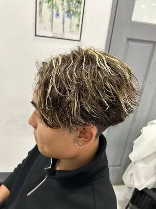 ショート カラー パーマ ヘアアレンジ メンズ 🔥メンズパーマ特 化🔥渡辺一翔🔥のヘアスタイル