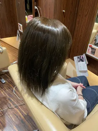 カラー 金子 珠梨のヘアスタイル