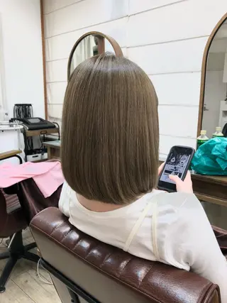 セミロング classic所属・髪質改善個室サロン' 縮毛矯正・艶カラーのヘアスタイル