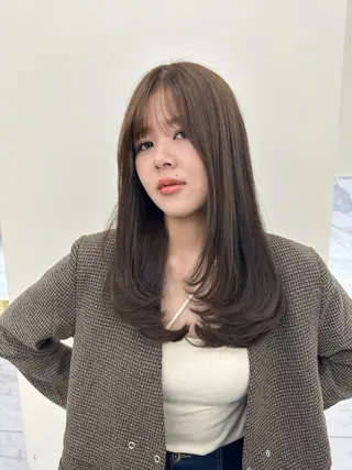 セミロング 似合わせレイヤーカッ ト🩶瀧本美咲のヘアスタイル