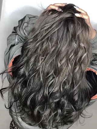 ロング カラー 髪質改善 カラー専門店のヘアスタイル