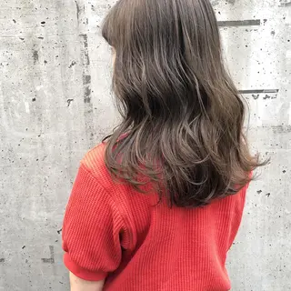 ロング カラー 横山 莉奈のヘアスタイル