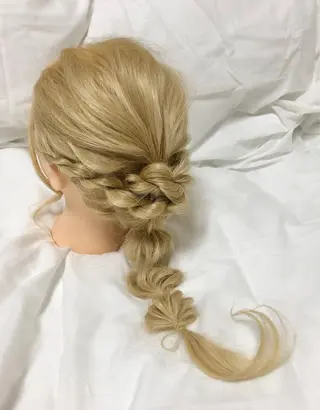 ロング ヘアアレンジ ⭐️吉田萌⭐️ 髪質改善カラー⭐️のヘアスタイル