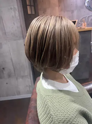 ショート カラー スワイプするのちょっ と待った艶髪/透明感のヘアスタイル