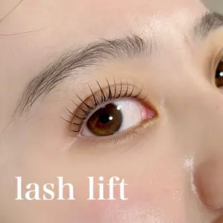 マツエク・マツパ MiLK. Nail&Eyelash所属・MiLK. wakaのマツエク・マツパデザイン