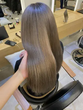 セミロング カラー 中村 かおりのヘアスタイル