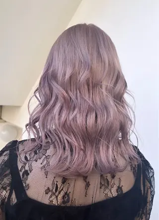 ミディアム カラー ハイトーンヘアセット 🦋yuri🦋のヘアスタイル