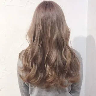 ロング カラー 藤井 貴美子のヘアスタイル