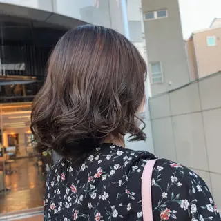 ミディアム カラー 山崎 絵莉香のヘアスタイル