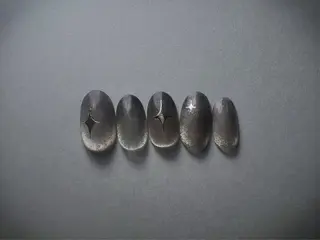 ネイル LEFTNAILS フィルインニュアンスのネイルデザイン