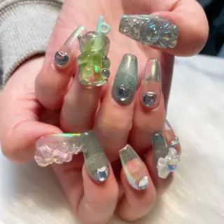 ネイル ゴテゴテ💙ワンホン リオナのネイルデザイン