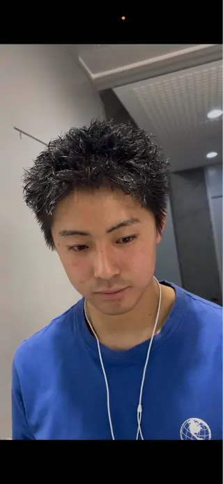 ショート メンズ 波巻きパーマ 朝崎倭斗のヘアスタイル