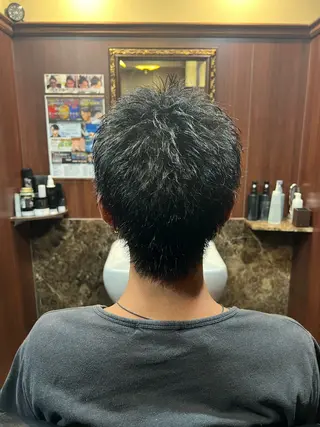 ショート ヒロ銀座バーバーショップ丸の内所属・秋山 琳太のヘアスタイル