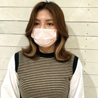 ミディアム カラー 💛ブリーチで叶える 💛垢抜けカラー🌈のヘアスタイル