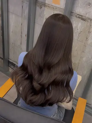 ミディアム カラー パーマ 艶感ブラウン特化/ akiraのヘアスタイル