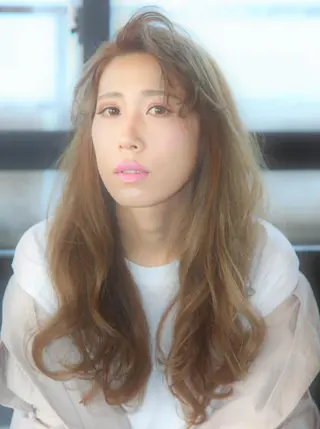 ロング ココバイファニック 関内のヘアスタイル