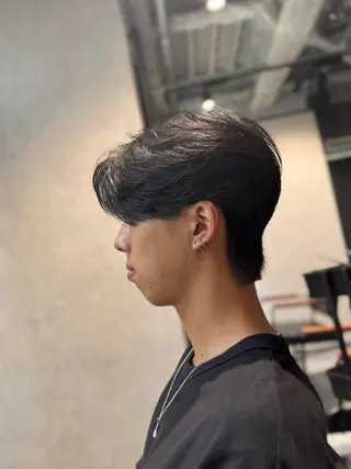 パーマ メンズ 毛流れ特化愁斗 センターパートパーマのヘアスタイル