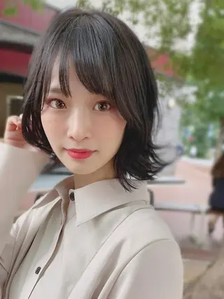 ミディアム 公式 Ease by amble luxeのヘアスタイル