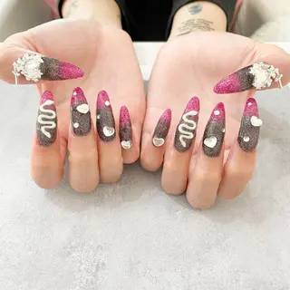 ネイル ゴテゴテ💙ワンホン リオナのネイルデザイン