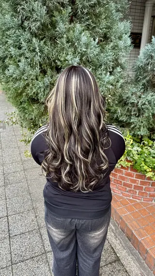 セミロング Cure2所属・🌈白いハイライト 🌈 🐶ノザワ🐶のヘアスタイル