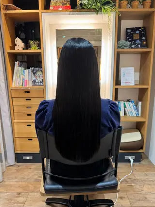 セミロング afloatkobe所属・美髪/髪質改善 川口凌弥のヘアスタイル