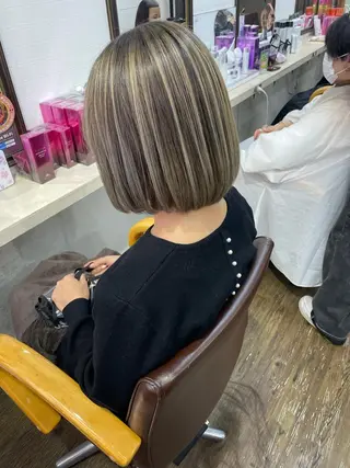 ショート カラー ヒカ/外国人風 デザインカラーのヘアスタイル