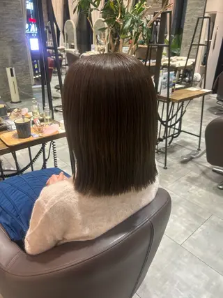 ミディアム La Bless 大阪梅田所属・梅田 ミディアム ショートYUKINOのヘアスタイル