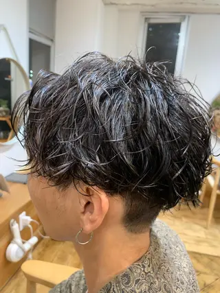ミディアム パーマ メンズ メンズStylist 山根慧のヘアスタイル
