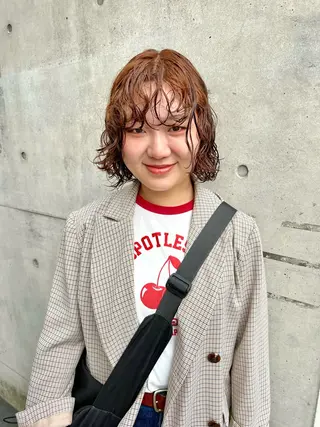 ミディアム パーマ 宮川 日菜子のヘアスタイル