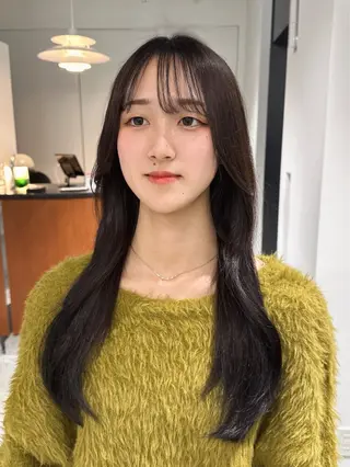 カラー 秋永 鈴のヘアスタイル