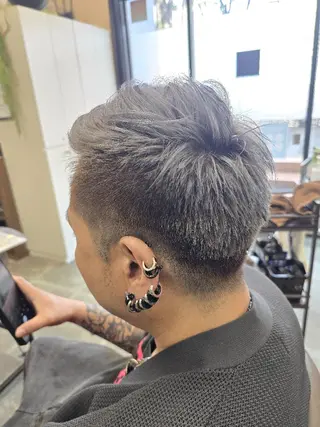 ショート メンズ カラー 石川 ジェウンのヘアスタイル