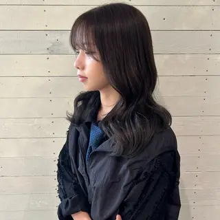 セミロング 💛ブリーチで叶える 💛垢抜けカラー🌈のヘアスタイル