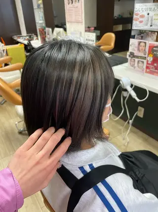 ショート カラー 徳留 もも花のヘアスタイル