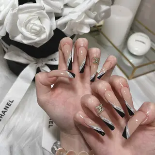 ネイル NEO Beauty Salon所属・𝐍𝐄𝐎 𝐉𝐔𝐑𝐈のネイルデザイン