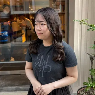 ミディアム カラー 芦刈 咲来のヘアスタイル