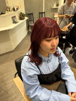 ミディアム カラー 上田 紗也のヘアスタイル