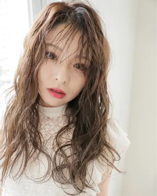 セミロング さいとう あやかのヘアスタイル