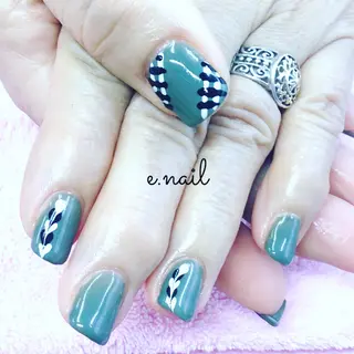 ネイル e.nail所属・和賀井 恵理のネイルデザイン