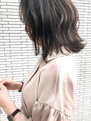 ミディアム カラー マエダ リョウのヘアスタイル